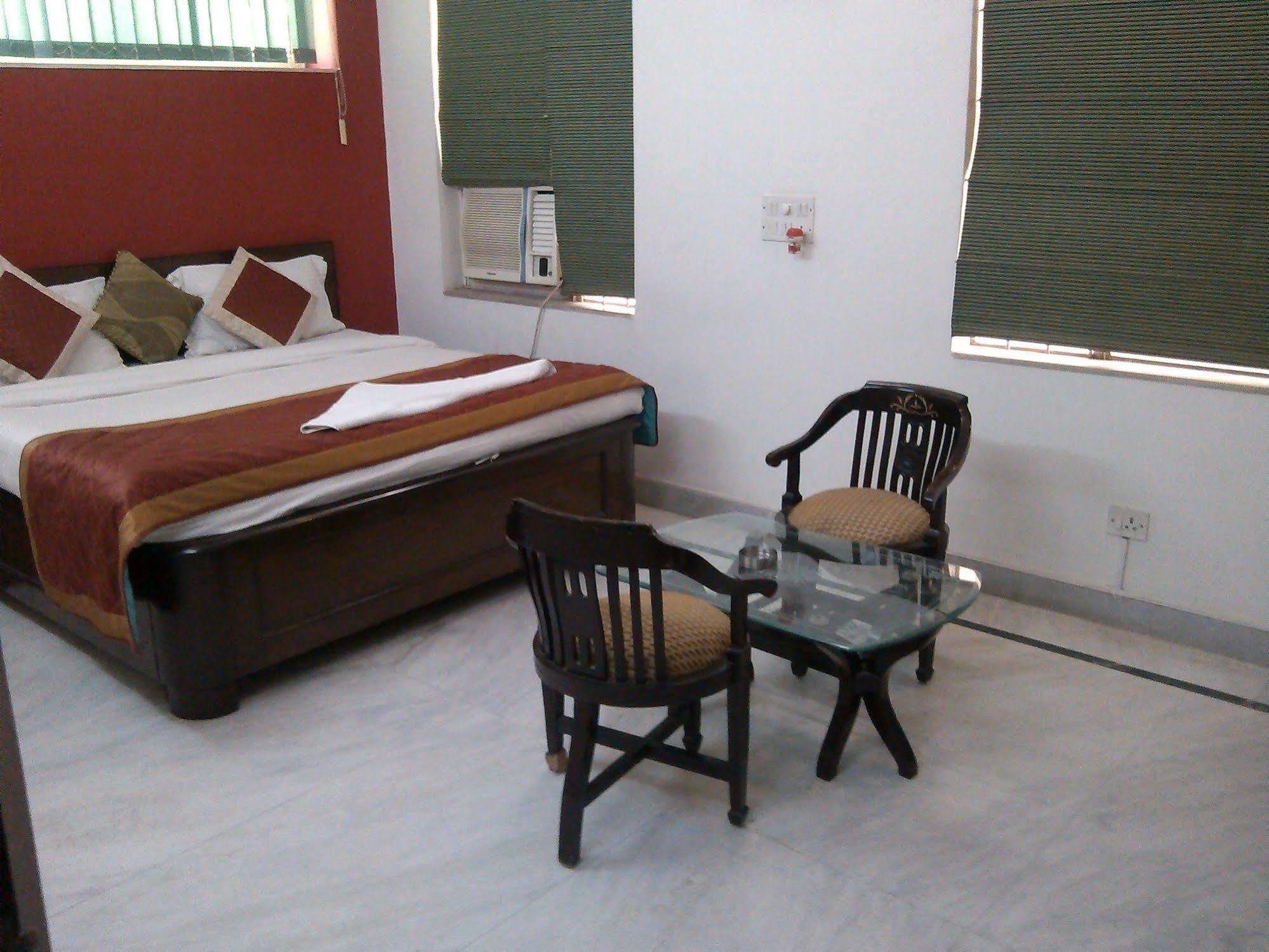 Sands Inn Gurgaon Kanhai Exterior photo